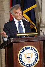 Ông Elie Wiesel, học giả nổi tiếng, đoạt Giải Nobel Hòa Bình năm 1986.